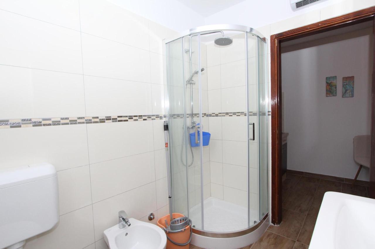 Apartment Gabriel Rovinj Bagian luar foto