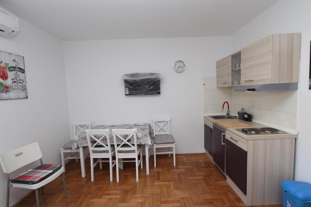 Apartment Gabriel Rovinj Bagian luar foto