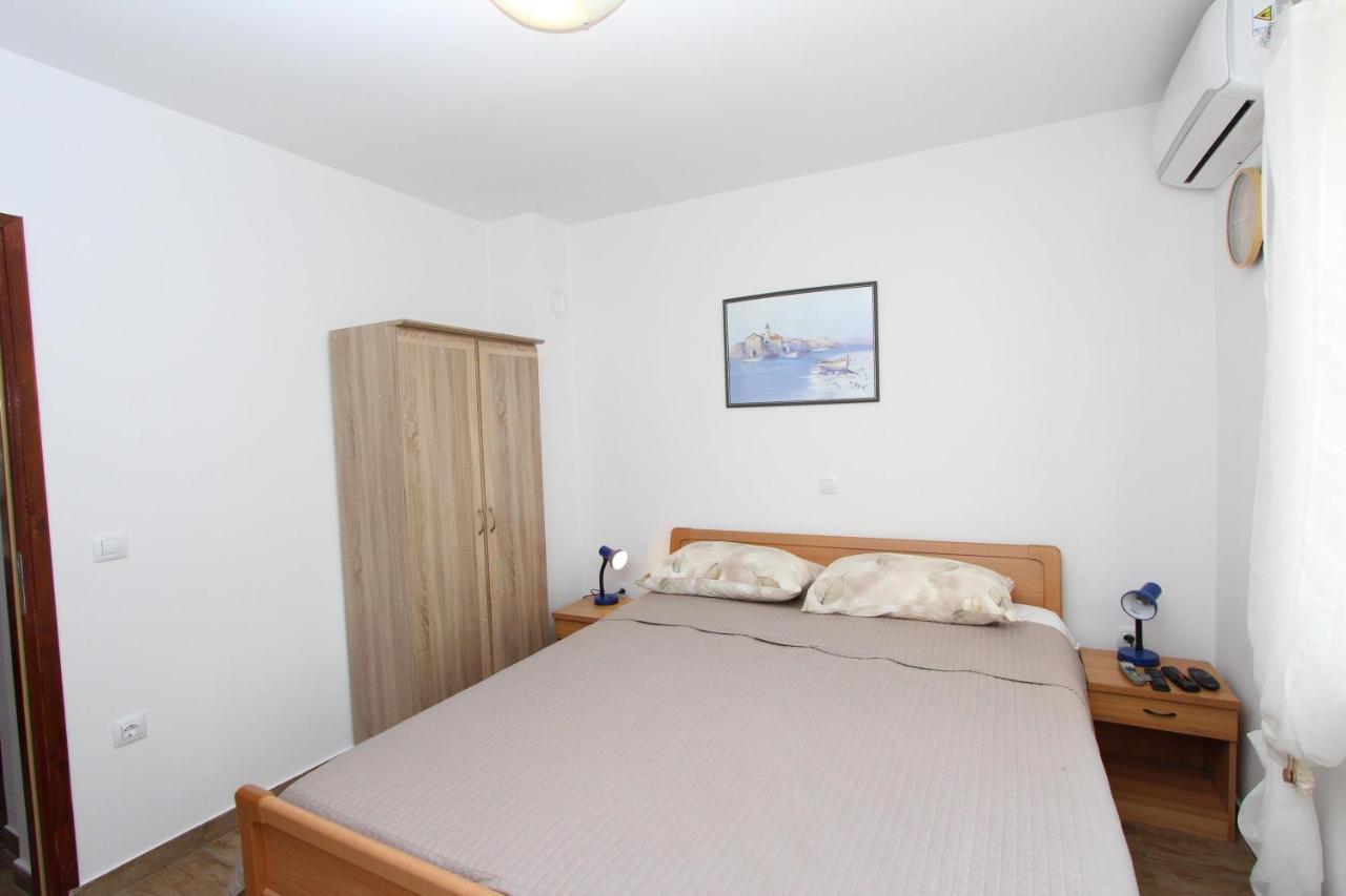 Apartment Gabriel Rovinj Bagian luar foto